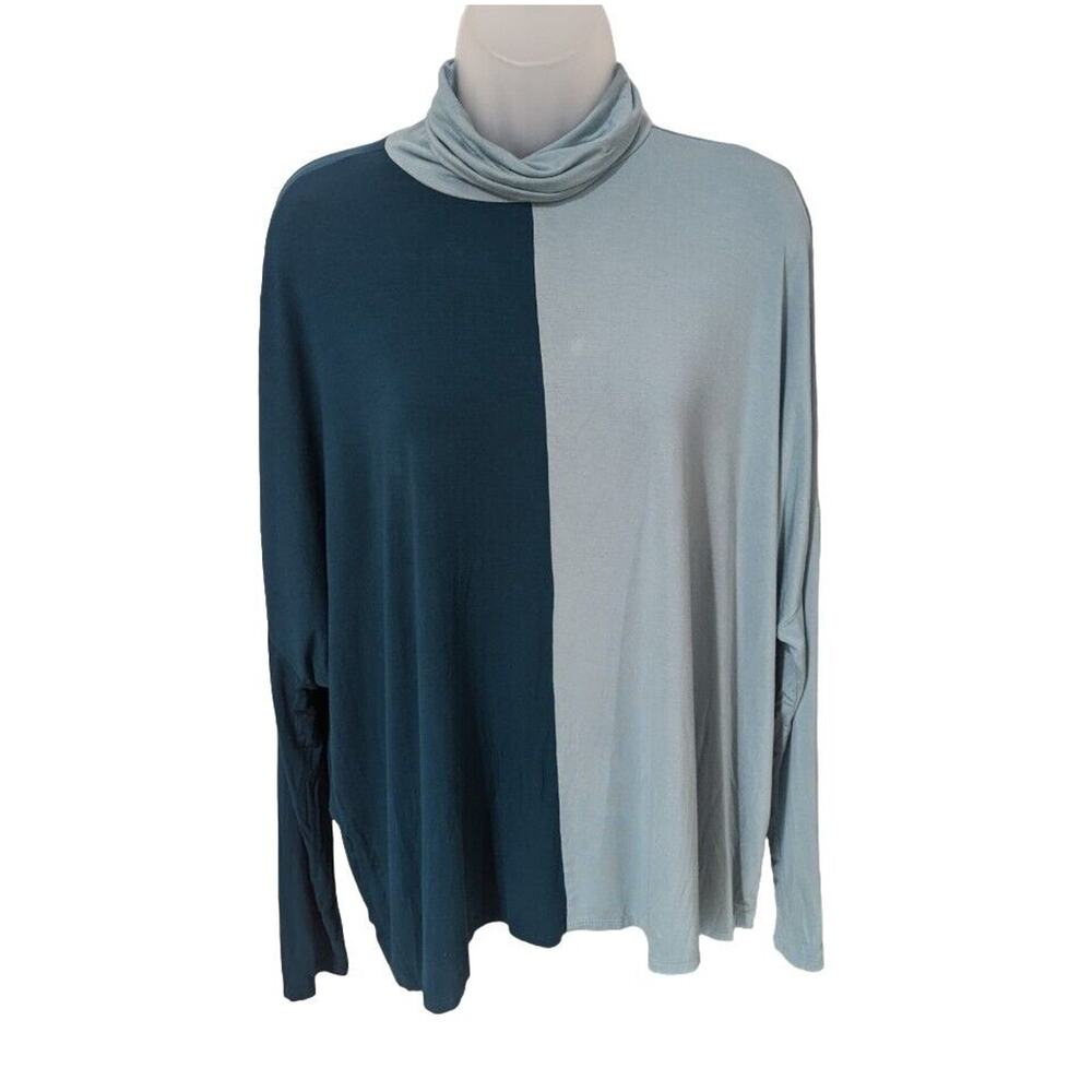 Wynne Layers Color block Turtleneck Size M Unstructured Oversized Teal & Celadon